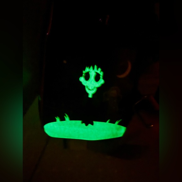 NWT Disney’s Hocus Pocus Cauldron Mini Backpack Glow in the Dark! RARE! - Picture 12 of 13